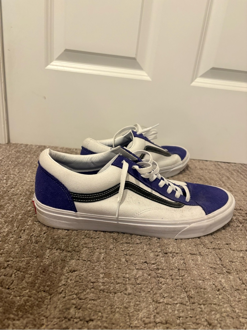 Low-Top Canvas Skate Sneakers - White & Navy